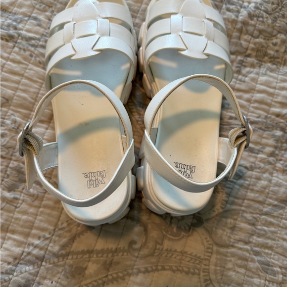 White fable white sandals. Size 7 - Picture 4 of 7